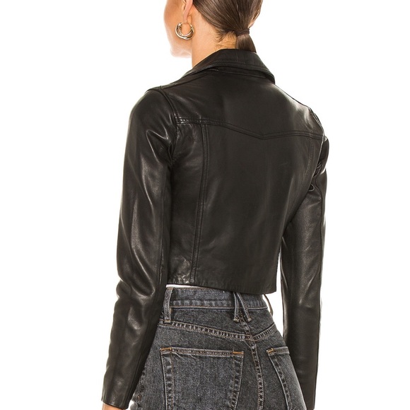 All saints barely worn gorgeous cropped leather jacket with gold details. Size 4 - Picture 4 of 6